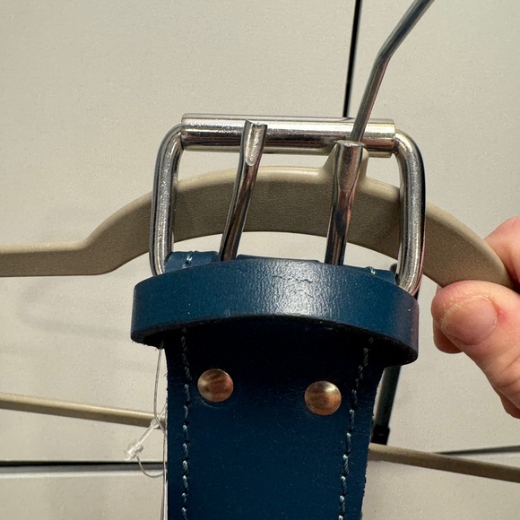 NWT Me Riegillio jeans Blue double prong leather belt. Size 95 - Picture 2 of 3